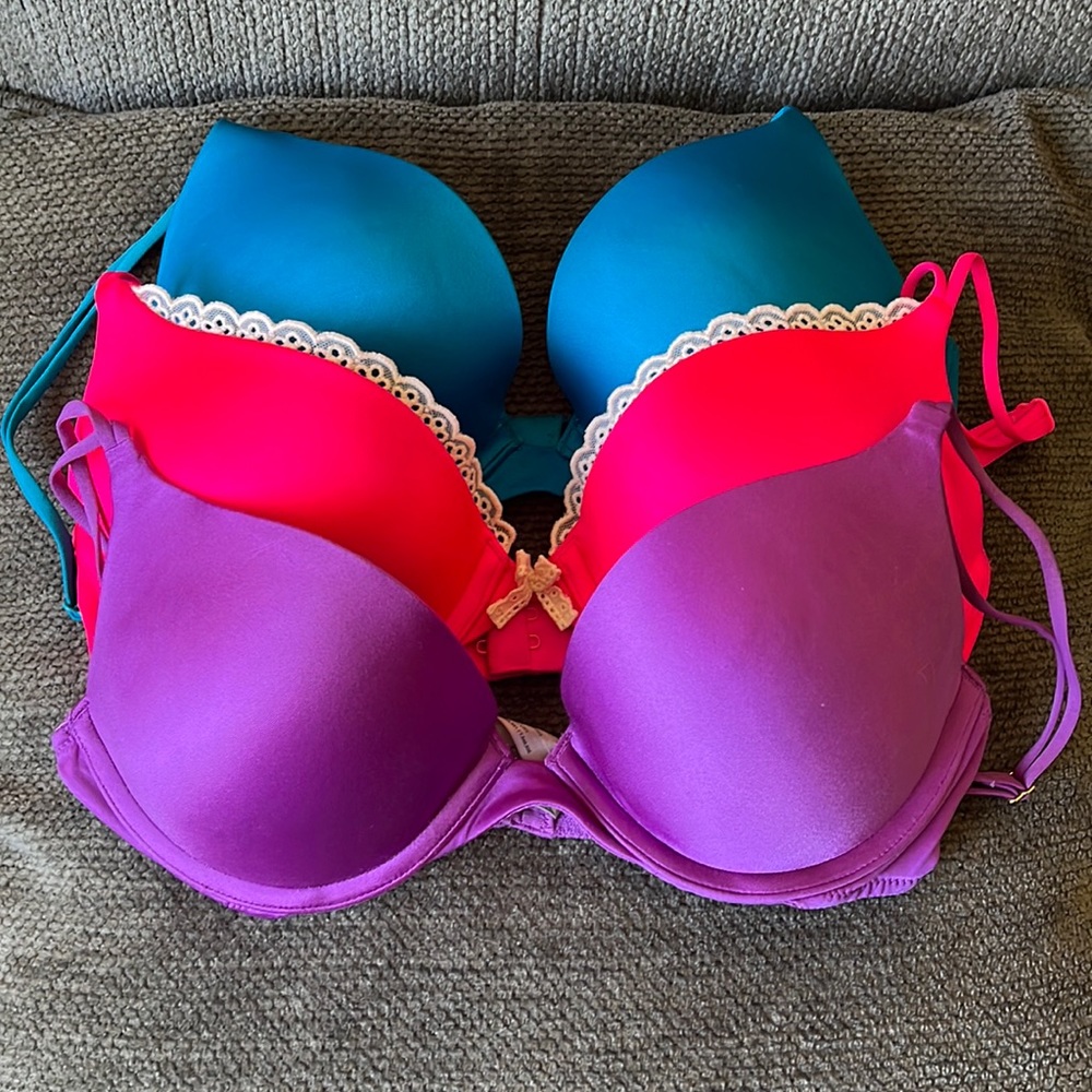 Victoria’s Secret Very Sexy Push up bras size 32C
